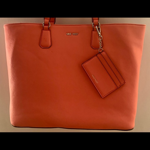 Salmon colored Nine West medium size tote. Wear it two different ways! - Picture 2 of 5